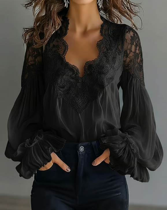 Lara - Bluse med blomsterblonde og lygtemanchetter