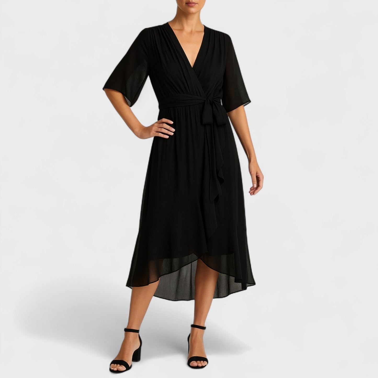 Mónica - Elegant kjole med taljebånd