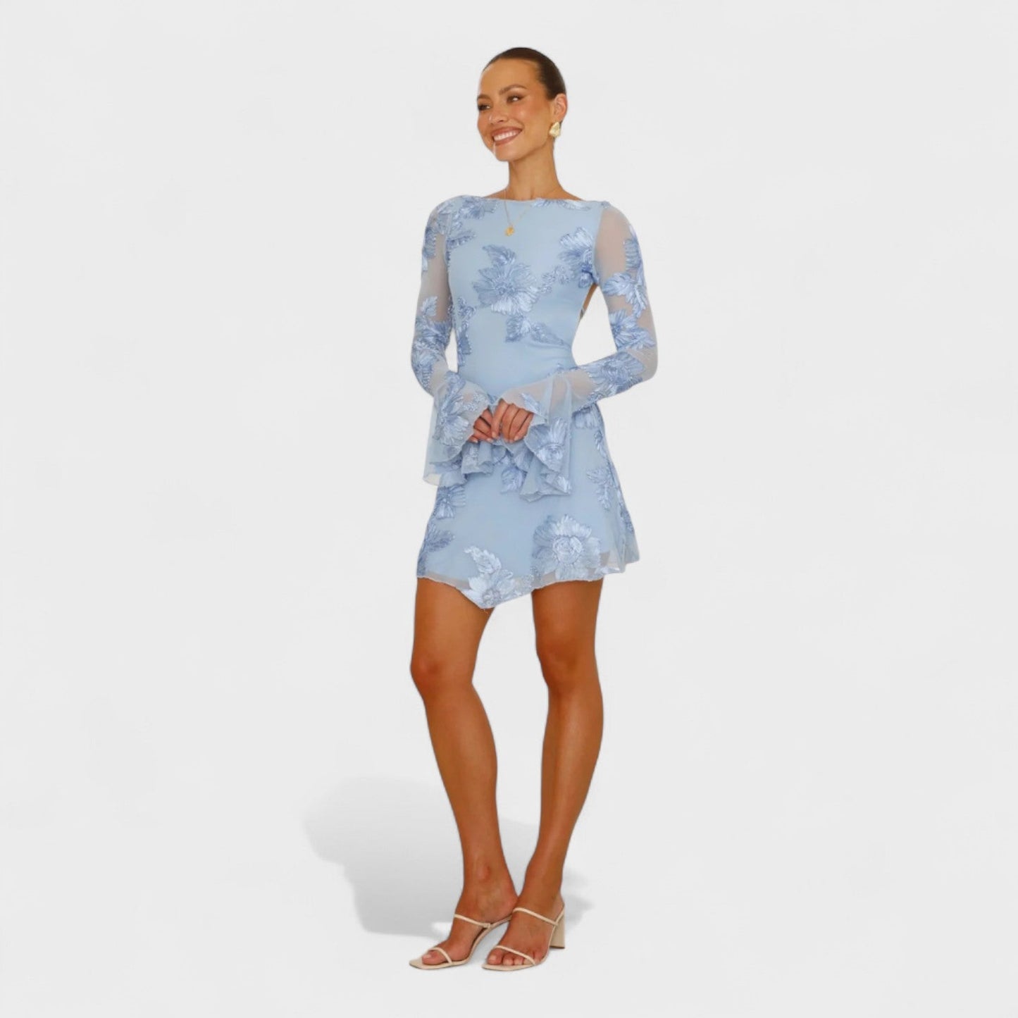 Júlia - Kjole med blomstercharme