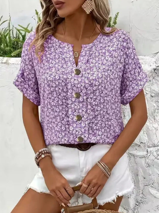 Let blomstret bluse